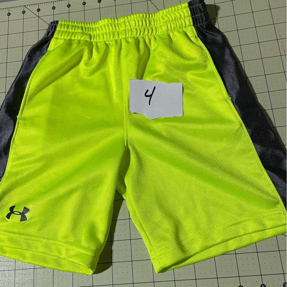 Boys Under Armour Shorts - Picture 4 of 10